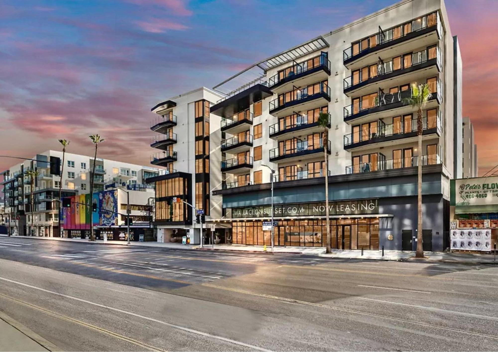 Modern Cosmopolitan In Hollywood-free Parking *